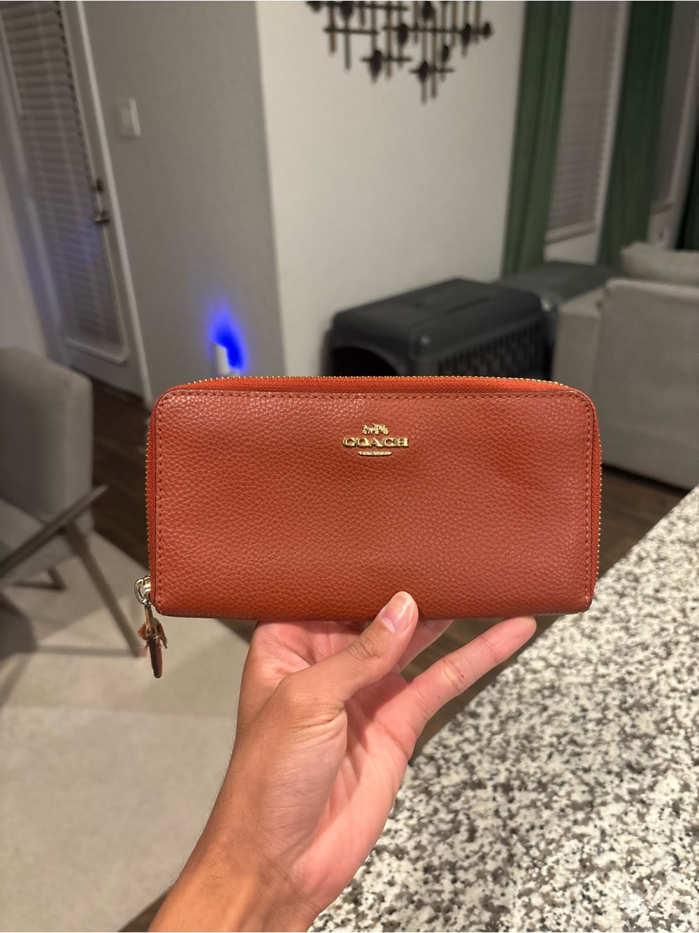 Coach Zip-Around Wallet in Rich Tan Leather with Gold Logo - Picture 2 of 11